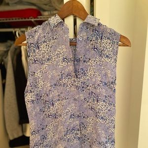 Pretty floral blouse. Equipment. 100% silk. Excellent condition!
